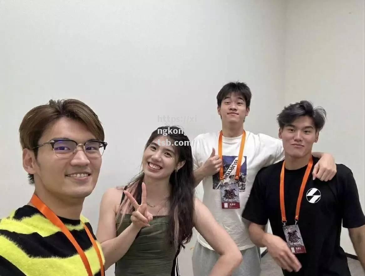 游泳赛场外一幕惊现选手感人背后故事 游泳赛场外一幕惊现选手感人背后故事